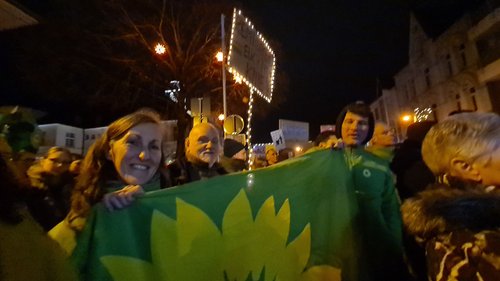 Tausende Hennefer*innen demonstrieren für ein buntes Hennef!
