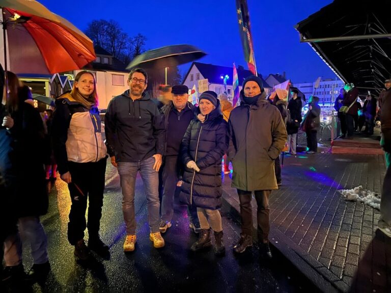 Grüne Hennef demonstrieren gegen Rechts