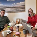 Vorstand des Ortsverbandes Hennef (Tanja Effers, Miriam Deimel, Kay-Henning Gockel, Andreas Lohscheidt) beim Frühstücken und gemeinsam Arbeiten